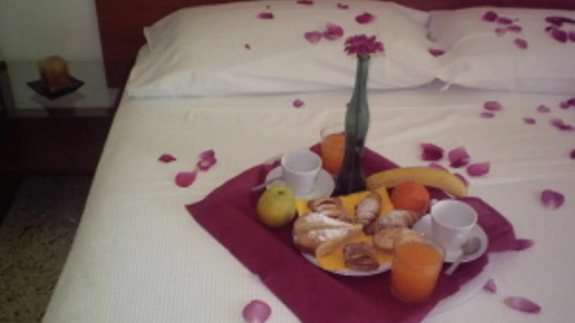 רימיני Hotel Criss